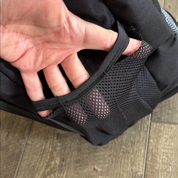 Heys' versatile Backpack - Picture 8 of 17